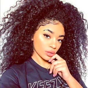 Meet your Posher, Desiree